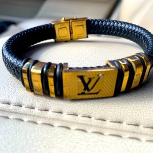 Men’s Louis Vuitton braided leather bracelet